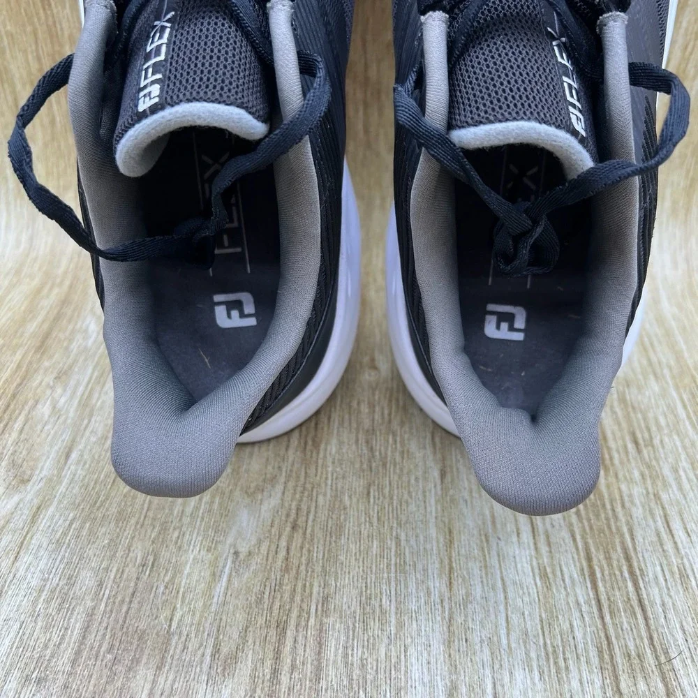 FootJoy are closure package